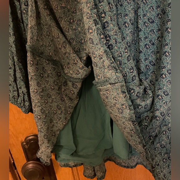 XS Hollister Long Sleeve Mini Dress - Picture 6 of 6